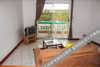 Royal Cove Hotel Jennings Экстерьер фото